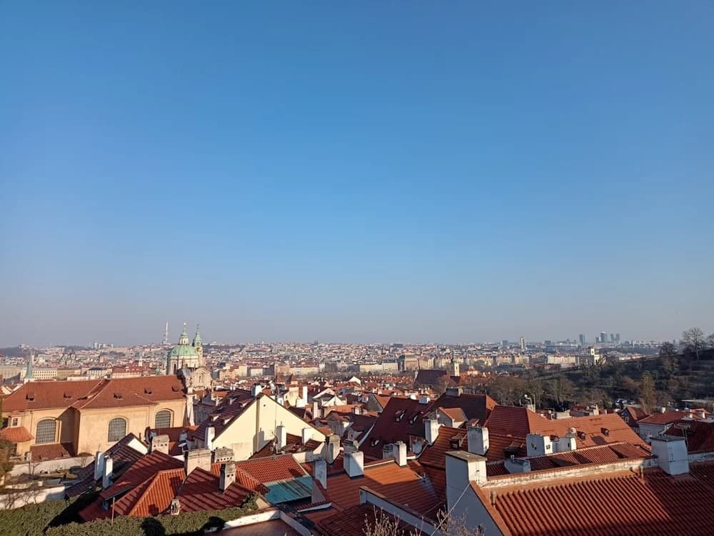 Flyg till Tjeckien hero