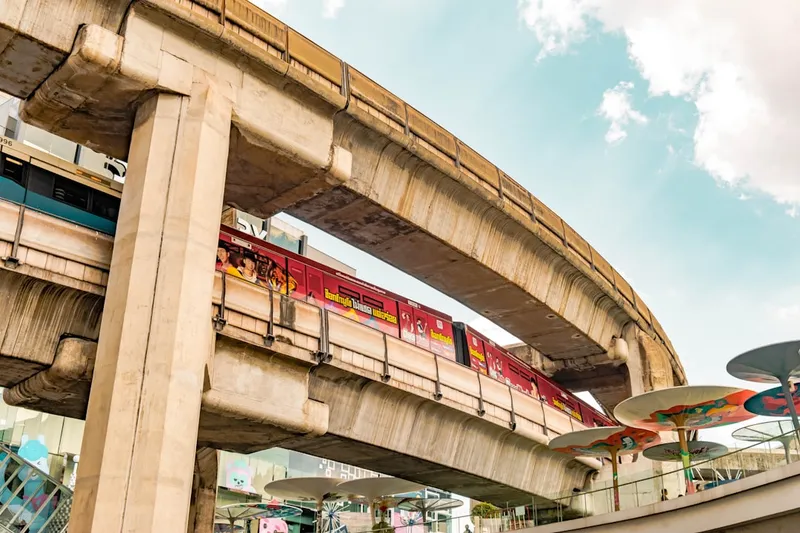 Rot Fai Park (Old Train Park)