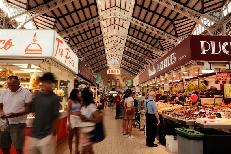 Mercado de Colón Valencia modernist saluhall som café