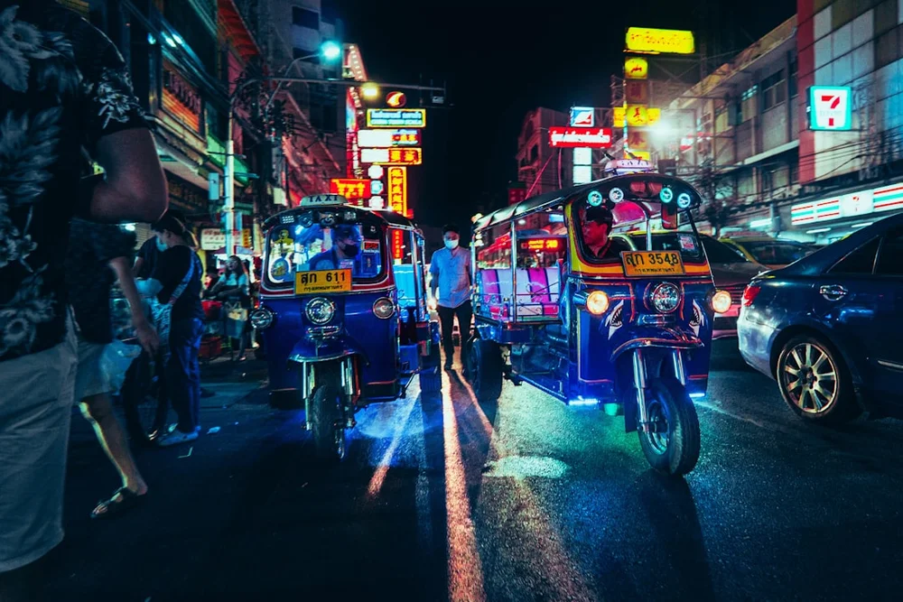 Chinatown Yaowarat Bangkok neon natt