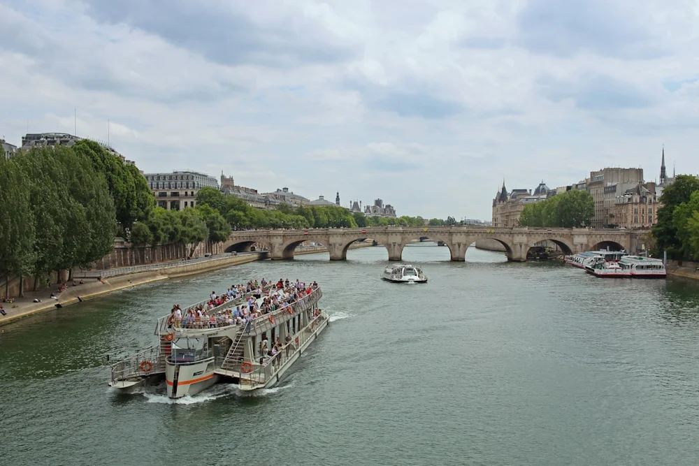 Pont Neuf bro Paris över Seine