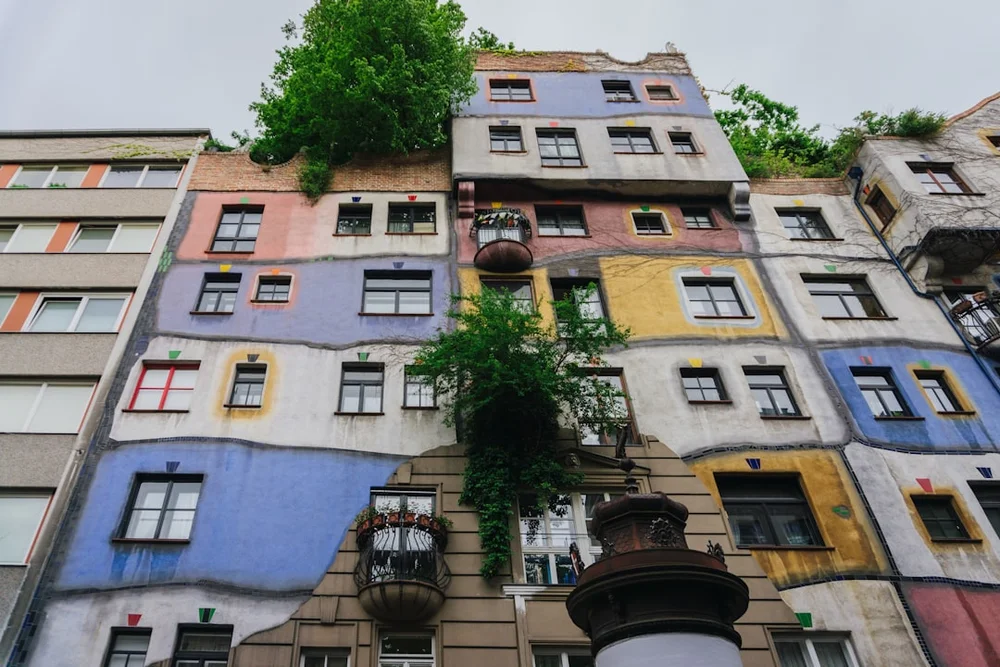 Hundertwasserhaus Wien färgstark fasad